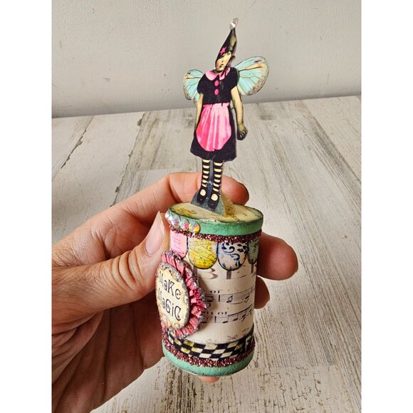 D. P. Ratt Unique glitter butterfly statue decor make magic - Picture 3 of 8